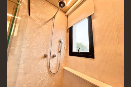 Apartamento à venda com 213m², 4 quartos e 3 vagas Apartamento à venda com 213m², 4 quartos e 3 vagasBanheiro da Suíte 2