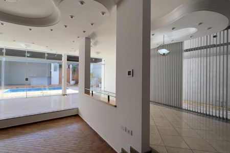 Sala de casa para alugar com 5 quartos, 400m² em Jardim Maia, Guarulhos