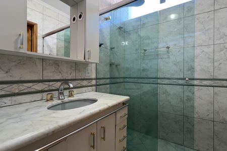 Casa para alugar com 400m², 5 quartos e 4 vagasBanheiro da Suíte