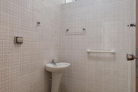 Casa para alugar com 400m², 5 quartos e 4 vagasBanheiro de serviço