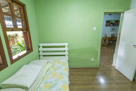 Casa à venda com 291m², 5 quartos e 6 vagasCasa 02 - Quarto 1