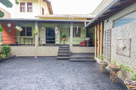Casa à venda com 291m², 5 quartos e 6 vagasvaranda / quintal
