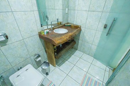 Casa à venda com 291m², 5 quartos e 6 vagasCasa 02 - Banheiro