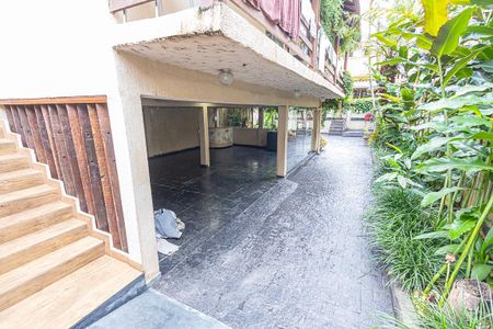 Casa à venda com 291m², 5 quartos e 6 vagasCasa 01