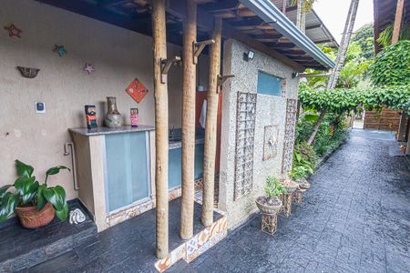 Casa à venda com 291m², 5 quartos e 6 vagasvaranda / quintal