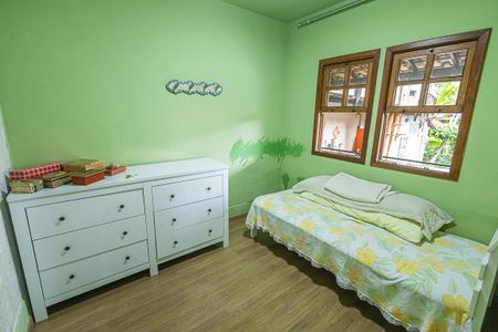 Casa à venda com 291m², 5 quartos e 6 vagasCasa 02 - Quarto 1