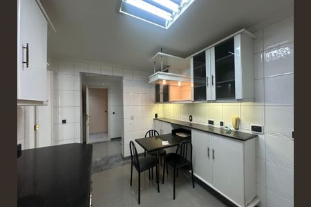 Apartamento à venda com 285m², 3 quartos e 4 vagasCozinha