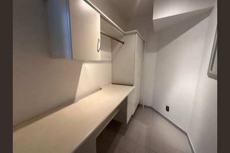 Apartamento à venda com 285m², 3 quartos e 4 vagasDeposito