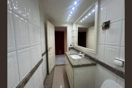 Apartamento à venda com 285m², 3 quartos e 4 vagasBanheiro
