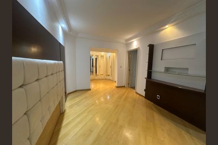 Apartamento à venda com 285m², 3 quartos e 4 vagasSuíte 2