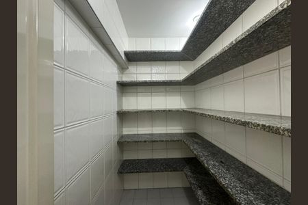 Apartamento à venda com 285m², 3 quartos e 4 vagasDespensa