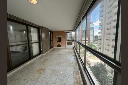 Apartamento à venda com 285m², 3 quartos e 4 vagasVaranda da Sala