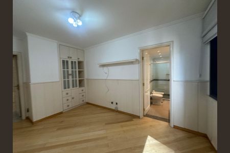 Apartamento à venda com 285m², 3 quartos e 4 vagasSuíte 1