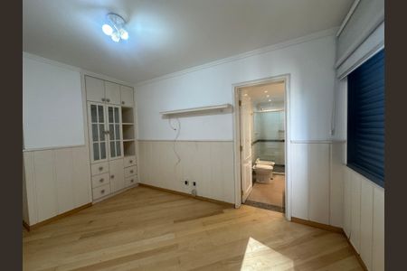 Apartamento à venda com 285m², 3 quartos e 4 vagasSuíte 1