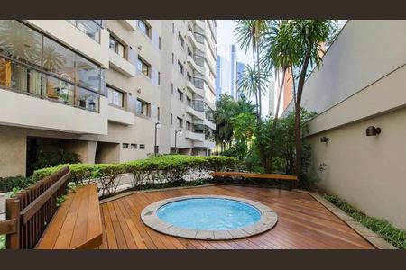 Apartamento à venda com 285m², 3 quartos e 4 vagasÁrea comum - Piscina
