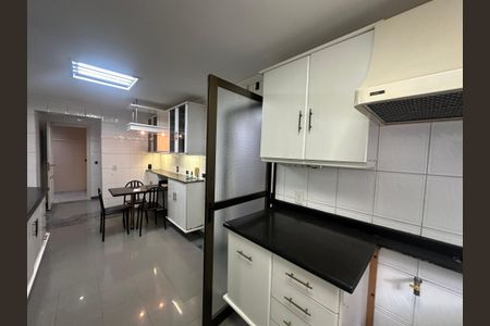 Apartamento à venda com 285m², 3 quartos e 4 vagasCozinha