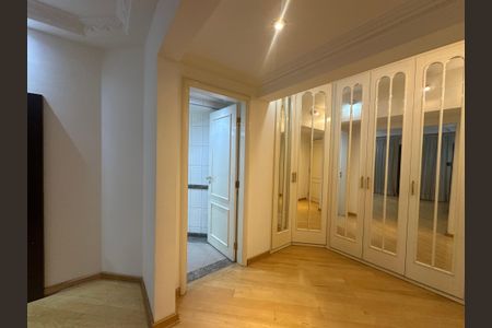 Apartamento à venda com 285m², 3 quartos e 4 vagasSuíte 2