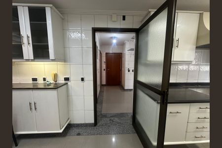 Apartamento à venda com 285m², 3 quartos e 4 vagasCozinha