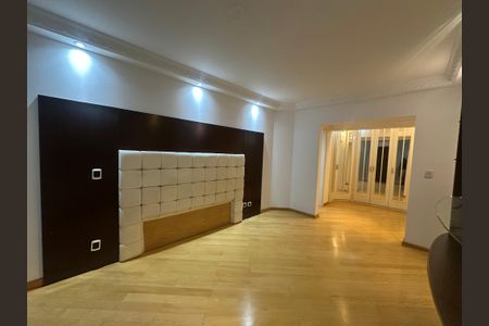 Apartamento à venda com 285m², 3 quartos e 4 vagasSuíte 2