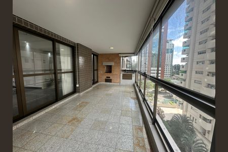 Apartamento à venda com 285m², 3 quartos e 4 vagasVaranda da Sala