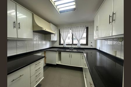 Apartamento à venda com 285m², 3 quartos e 4 vagasCozinha