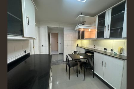 Apartamento à venda com 285m², 3 quartos e 4 vagasCozinha