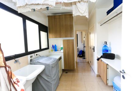 Apartamento à venda com 350m², 4 quartos e 4 vagas Apartamento à venda com 350m², 4 quartos e 4 vagasÁrea de Serviço