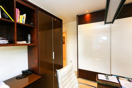 Apartamento à venda com 350m², 4 quartos e 4 vagas Apartamento à venda com 350m², 4 quartos e 4 vagassuíte 1