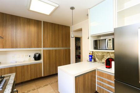 Apartamento à venda com 350m², 4 quartos e 4 vagas Apartamento à venda com 350m², 4 quartos e 4 vagascozinha