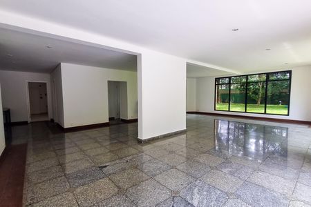 Apartamento à venda com 350m², 4 quartos e 4 vagas Apartamento à venda com 350m², 4 quartos e 4 vagasÁrea comum - Salão de festas