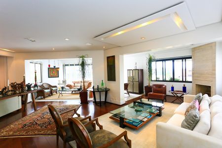 Apartamento à venda com 350m², 4 quartos e 4 vagas Apartamento à venda com 350m², 4 quartos e 4 vagasSala