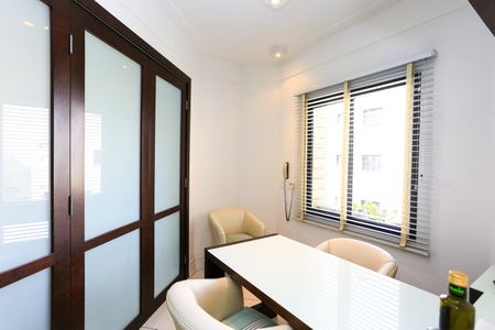 Apartamento à venda com 350m², 4 quartos e 4 vagas Apartamento à venda com 350m², 4 quartos e 4 vagascopa