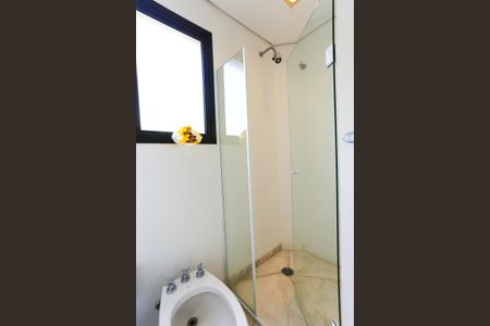 Apartamento à venda com 350m², 4 quartos e 4 vagas Apartamento à venda com 350m², 4 quartos e 4 vagasBanheiro da Suíte 3