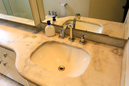 Apartamento à venda com 350m², 4 quartos e 4 vagas Apartamento à venda com 350m², 4 quartos e 4 vagasBanheiro da Suíte 1