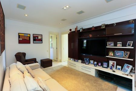 Apartamento à venda com 350m², 4 quartos e 4 vagas Apartamento à venda com 350m², 4 quartos e 4 vagassala íntima