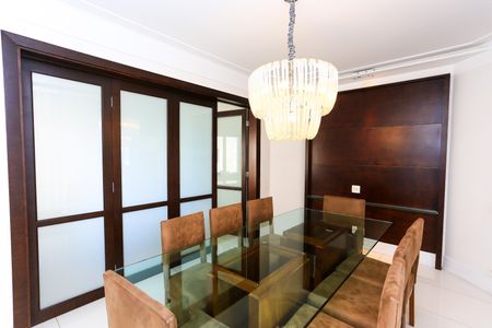 Apartamento à venda com 350m², 4 quartos e 4 vagas Apartamento à venda com 350m², 4 quartos e 4 vagassala de jantar