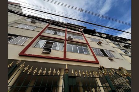 Apartamento para alugar com 70m², 2 quartos e 1 vaga Apartamento para alugar com 70m², 2 quartos e 1 vagaFachada