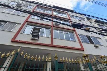 Apartamento para alugar com 70m², 2 quartos e 1 vaga Apartamento para alugar com 70m², 2 quartos e 1 vagaFachada