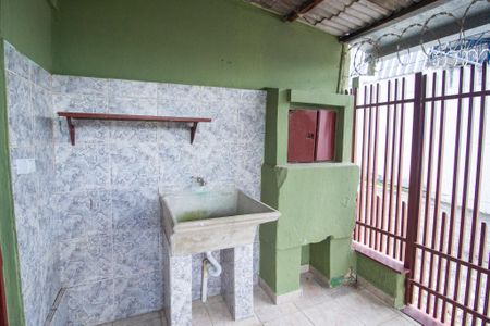 Casa para alugar com 50m², 1 quarto e sem vagaÁrea de Serviço