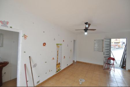 Casa para alugar com 100m², 2 quartos e 1 vagaQuarto Suíte