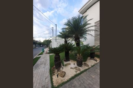 Casa de condomínio à venda com 360m², 4 quartos e 4 vagasFachada