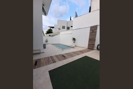 Casa de condomínio à venda com 360m², 4 quartos e 4 vagasÁrea Externa