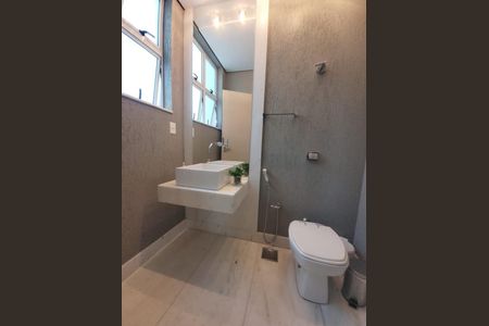 Casa de condomínio à venda com 360m², 4 quartos e 4 vagasLavabo 2