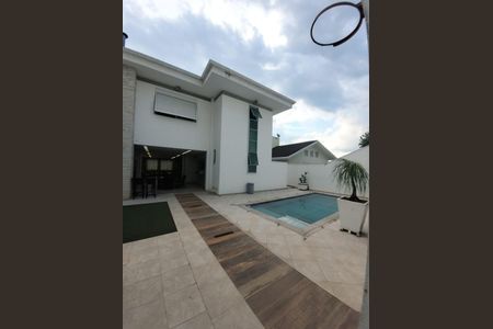 Casa de condomínio à venda com 360m², 4 quartos e 4 vagasÁrea Externa