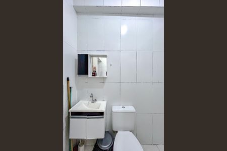 Casa de condomínio para alugar com 28m², 1 quarto e sem vagaBanheiro