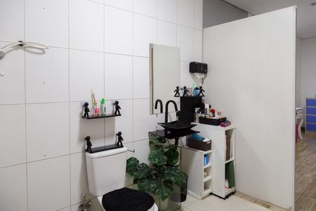 Casa à venda com 380m², 5 quartos e 2 vagasBanheiro da Suíte 1 - Casa 3