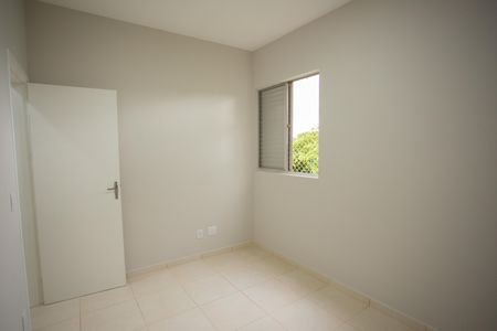 QUARTO 2 de apartamento à venda com 2 quartos, 54m² em Parque Maria Domitila, São Paulo
