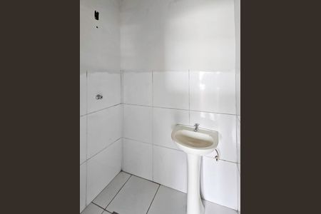 Banheiro social  de casa para alugar com 2 quartos, 40m² em São Januário (justinópolis), Ribeirão das Neves