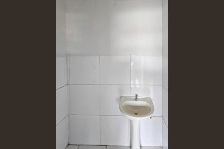 Banheiro social  de casa para alugar com 2 quartos, 40m² em São Januário (justinópolis), Ribeirão das Neves