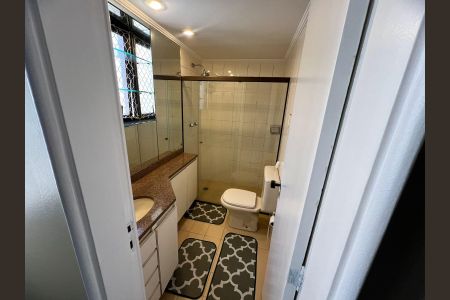 Banheiro de apartamento para alugar com 2 quartos, 62m² em Vila Nova Conceição, São Paulo